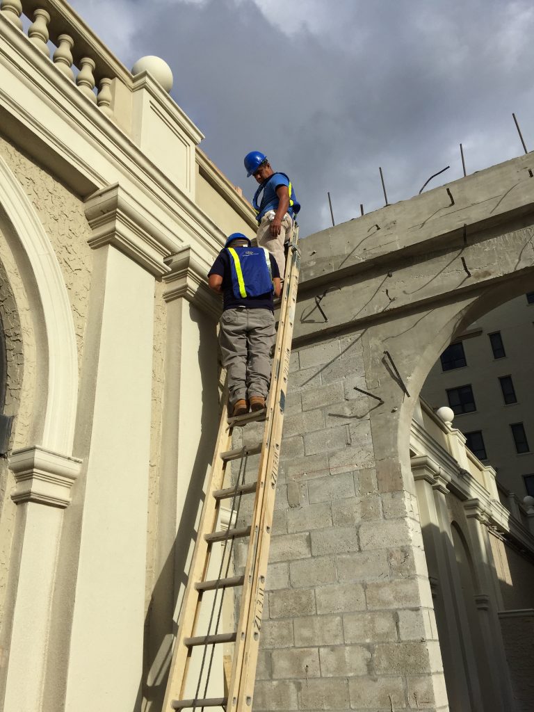 » Breakers Seafood Bar